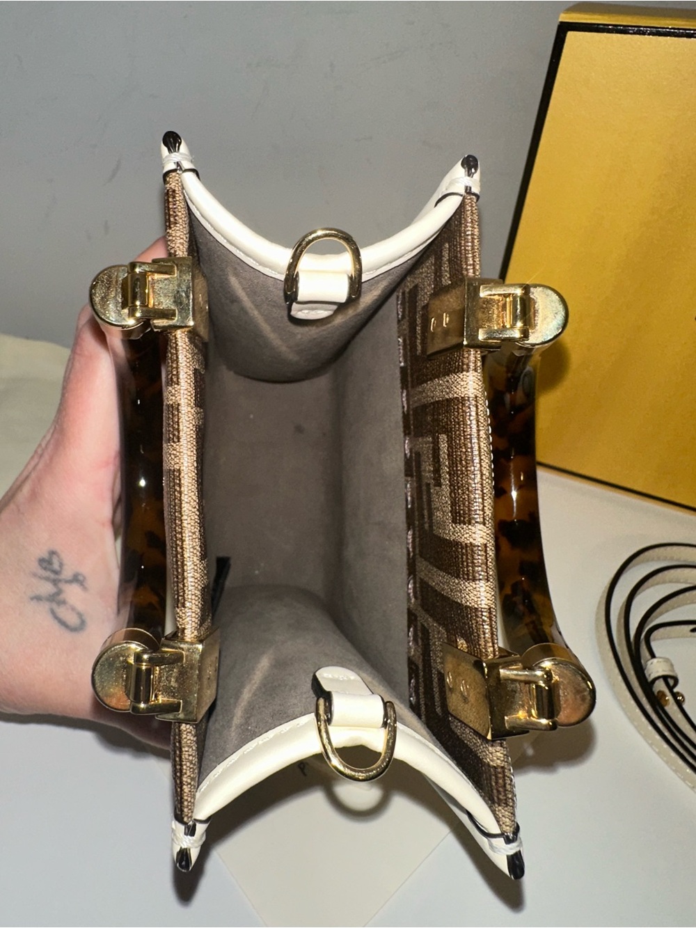 Fendi Sunshine Mini Tote | Hairdo Girls - Picture 7 of 9